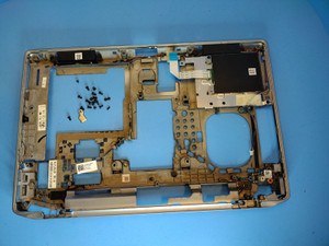 Dell Latitude E6320 Laptop Bottom Base Cover Case Chassis w/ Screws 19GKD H0PF8 Dell Latitude E6320 Laptop Bottom Base Cover Case Chassis w/ Screws 19GKD H0PF8