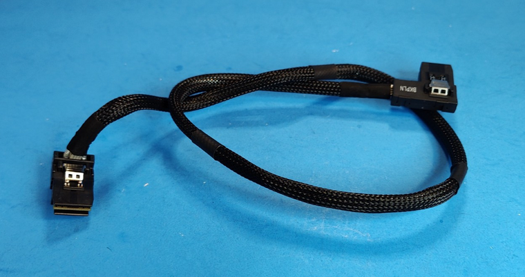 Dell PowerEdge R710 Server PERC H200 H700 Mini-SAS to Right Angle SFF-8087 Cable