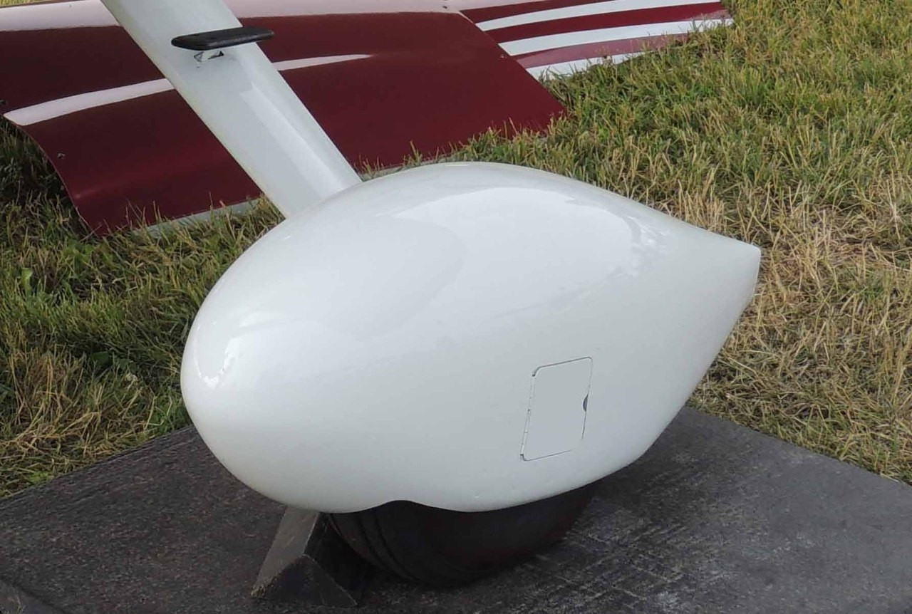 Cessna 182T / T182T Left Main Wheel Pant Speed Fairing. K0741647-01, 0741648-01, 0741647-1