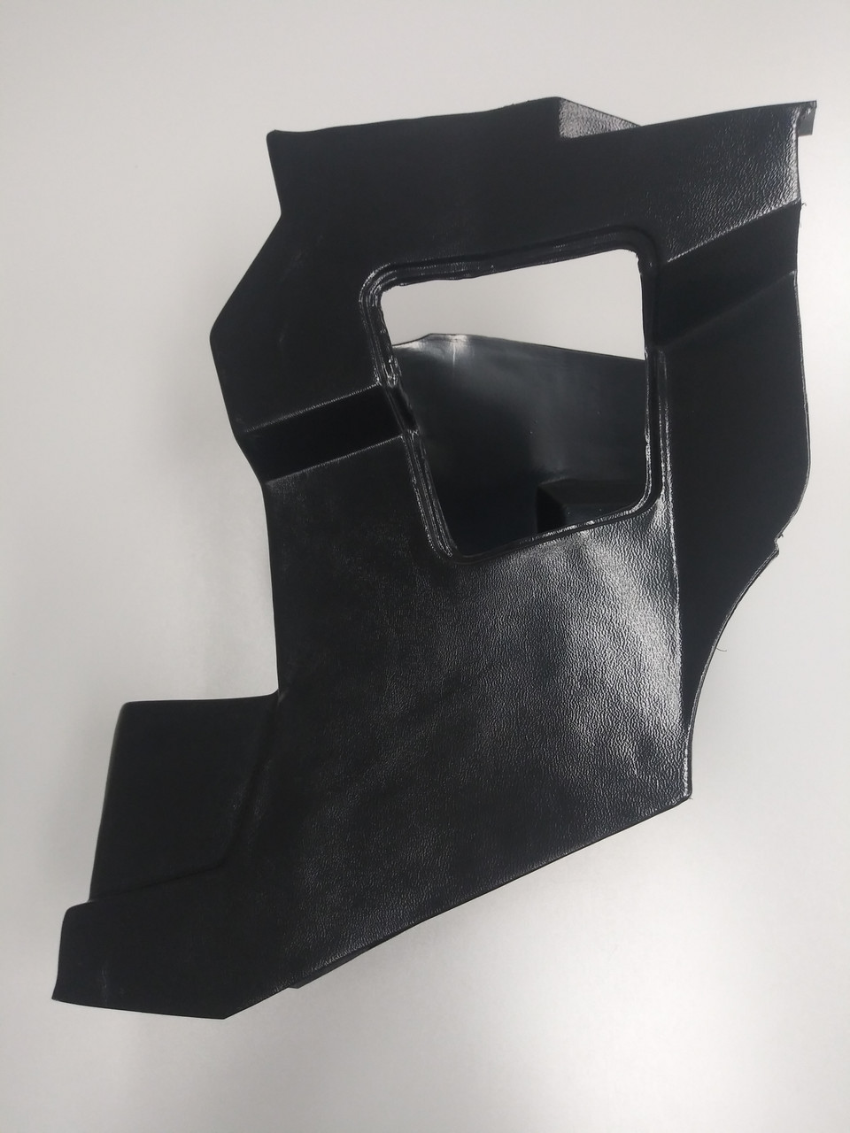 P1213746-13, CESSNA 210M, Center Console