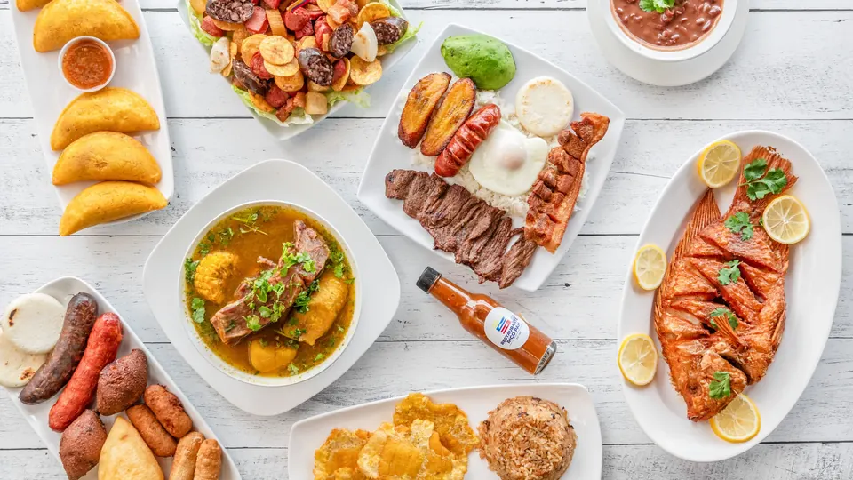 Platos colombianos en la página de pedidos de Restaurante Rico Pan