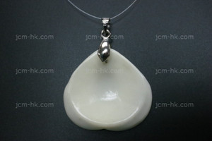 30x30mm Buffalo Bone Leaf Designer Bead Pendant [z5106]