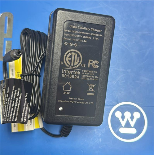 Battery Charger INPUT : 100-240VAC 0.8A MAX 50/60Hz
