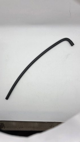 CARBON CANISTER AND FUEL TANK CONNECTING PIPE
