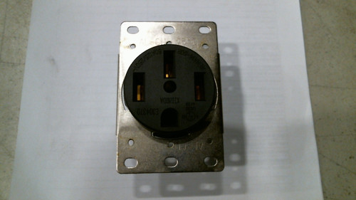 L14-50R (120/240-V, 50A Outlet)
