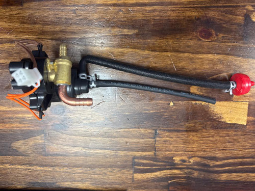 DUAL FUEL SELECTOR SWITCH
With 2 hose and fuel filter