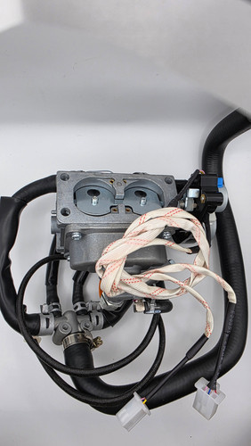 CARBURETOR ASSEMBLY (713cc) DF