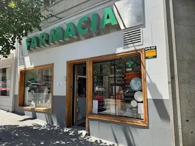 Exterior de la Farmacia Fra, en A Coruña