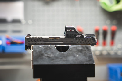 VP9SK with top front serrations and a Holosun 507C optic cut