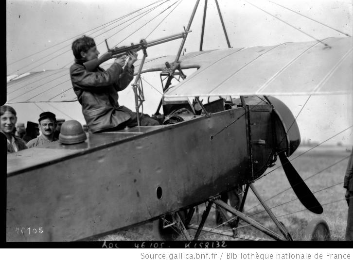 airplanes with machine guns in ww1