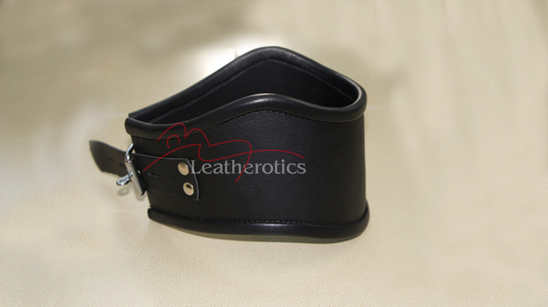 leather neck collar | neck harness | leather slave collar