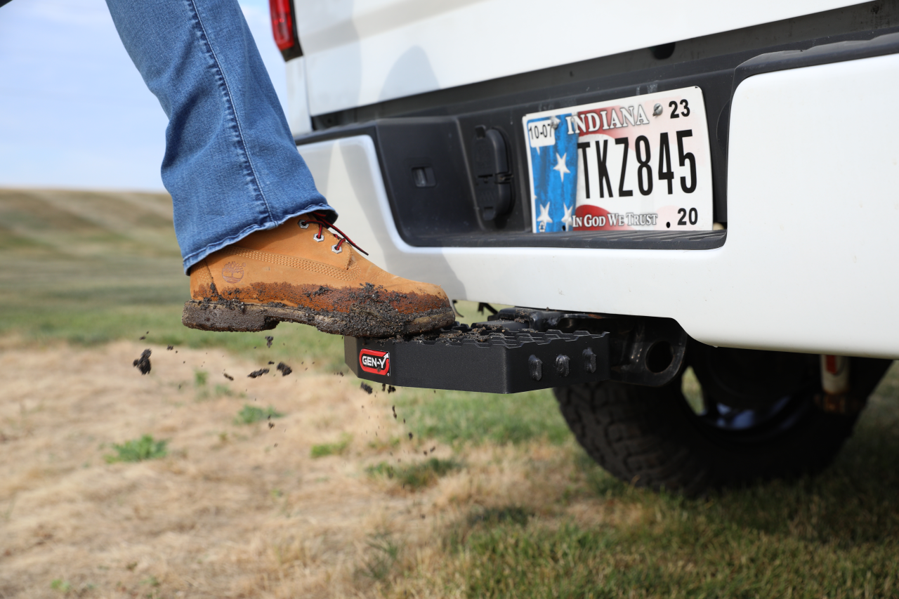 Serrated Hitch Step — side view