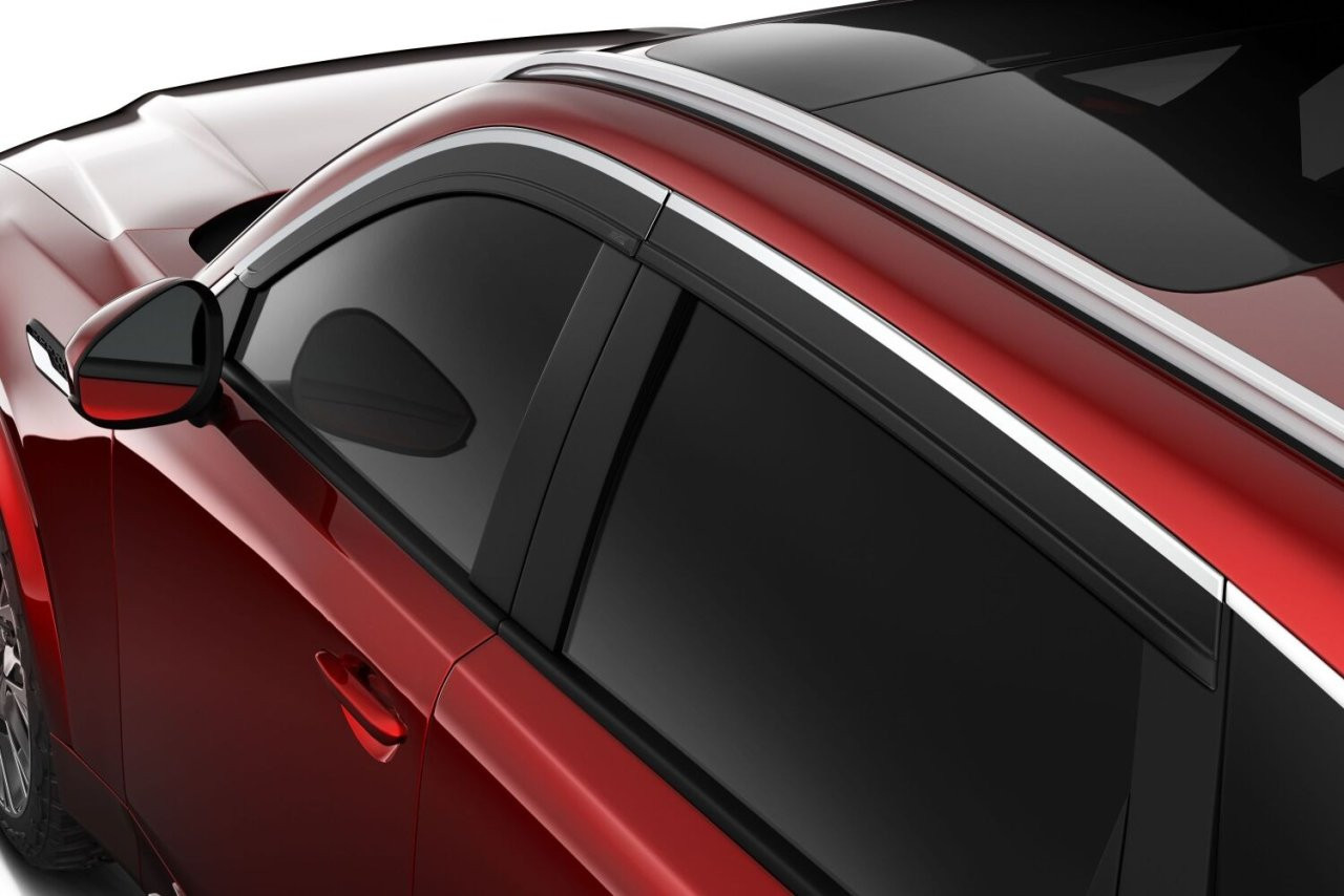 Low Profile Ventvisor Deflector; Smoke with Chrome Trim; Outside Mount; 4 pc. (2884071) — application image