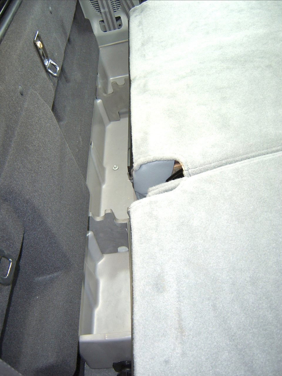 DÜHA 20025 Behind-the-Seat Storage / Gun Case - Black — side view