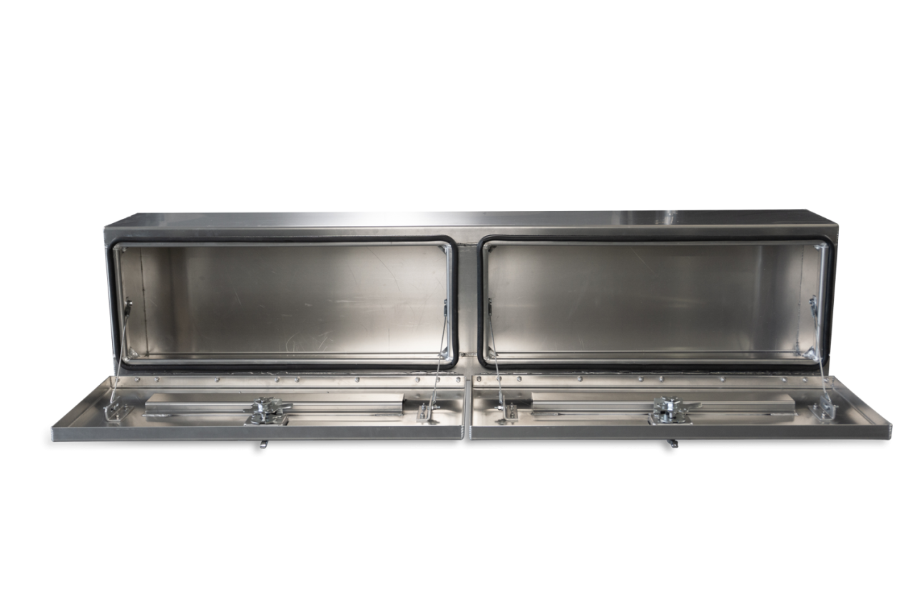 72 X 16 X 13 HIGH SIDE TOOL BOX WITH SMOOTH ALUMINUM DOOR, SMOOTH ALUMINUM BASE