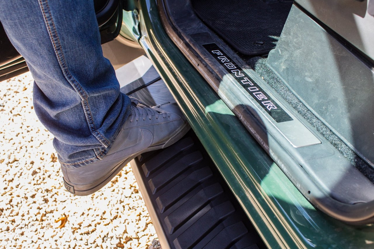 Raptor Series 6" OEM Style Running Boards Black Textured Aluminum - 1707-0589BT — side view