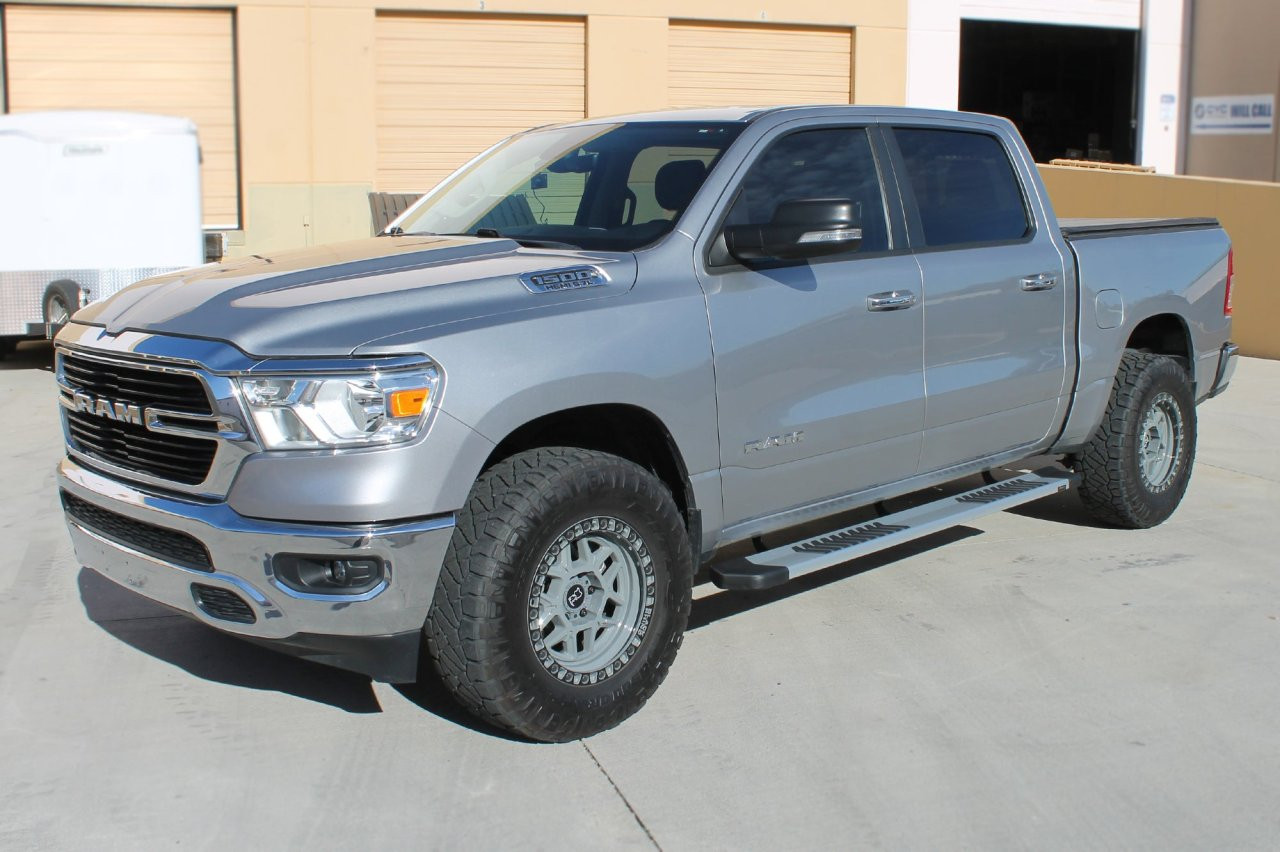 Raptor Series 6" OEM Style Running Boards Brushed Aluminum - Part# 1702-0051 — side view