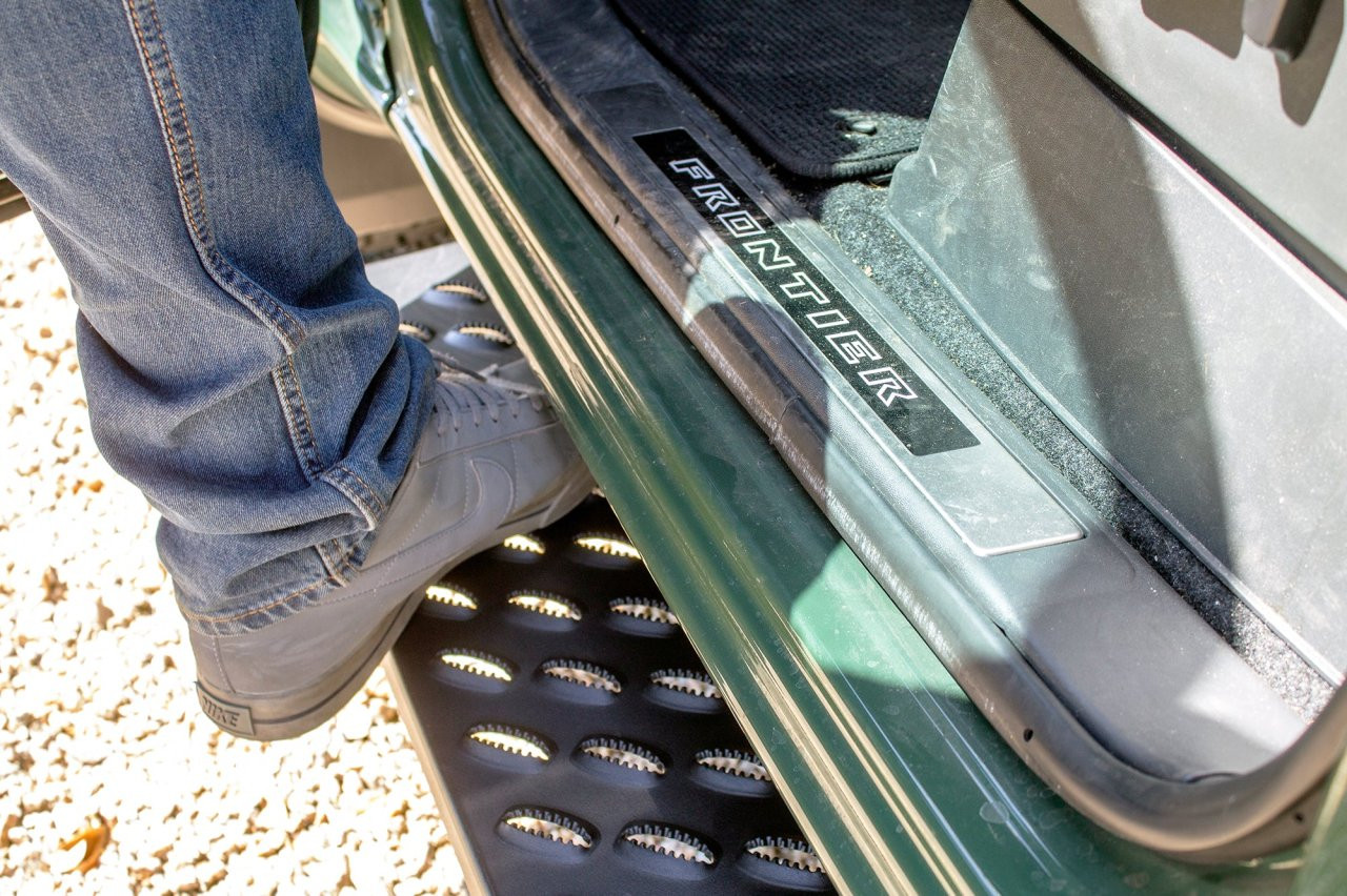 Raptor Series Sawtooth Running Boards Black Textured Aluminum - Part# 2107-0589BT — side view