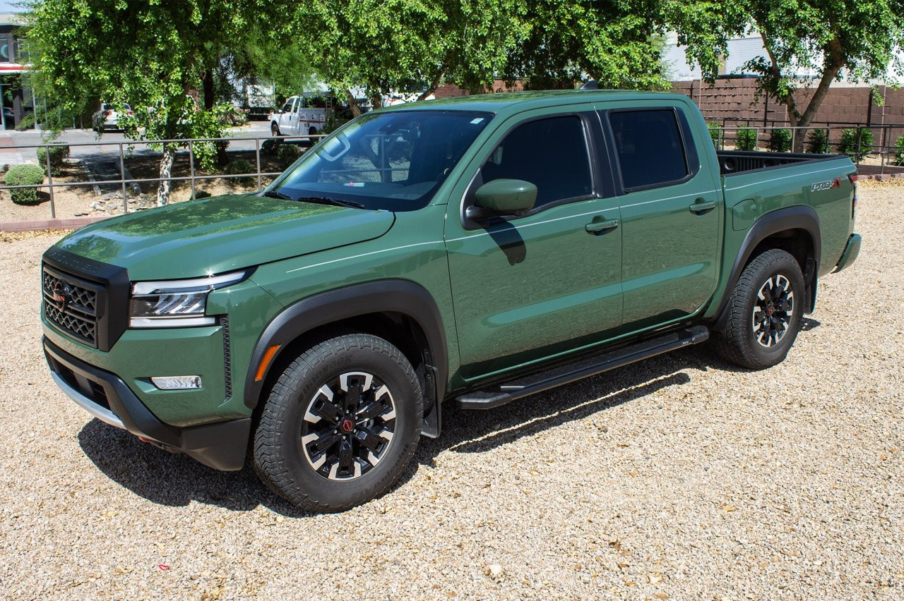 Raptor Series Tread Step Running Boards BLK Textured Aluminum Part# 1907-0589BT — side view