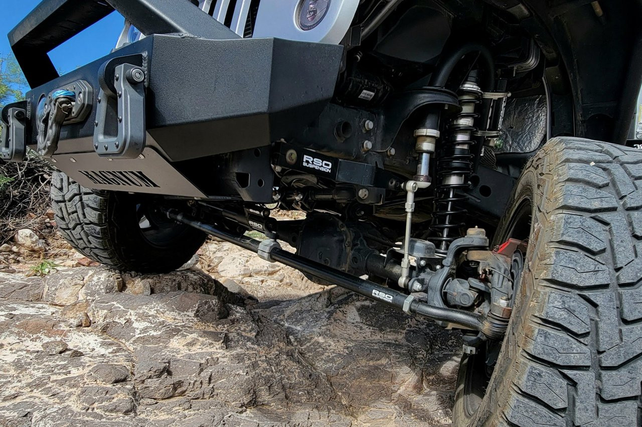 RSO Front Sway Bar Kit with Adjustable End Links 0-4in Lift for Wrangler JK/JKU — side view