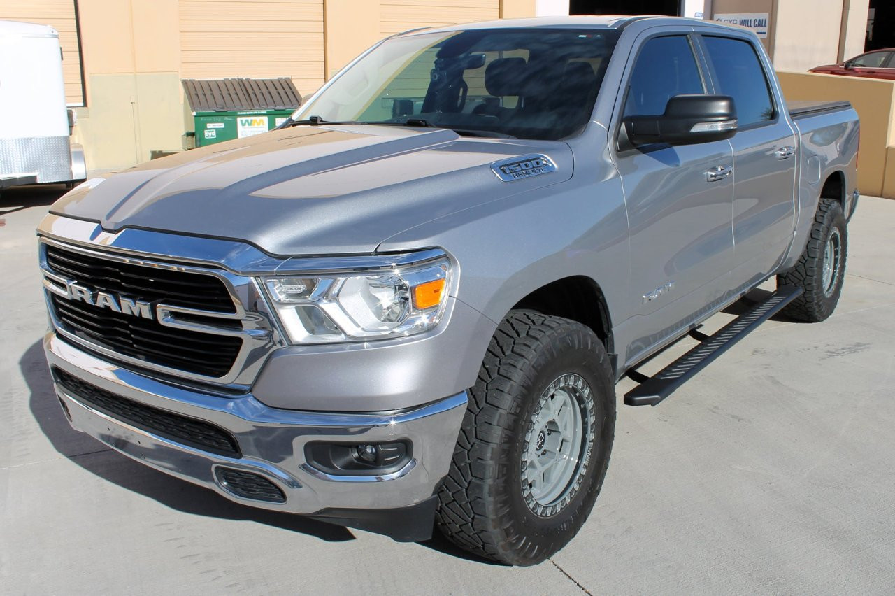 Raptor Series 5" OEM Style Full Tread Running Boards Black Textured 2204-0378BT — side view