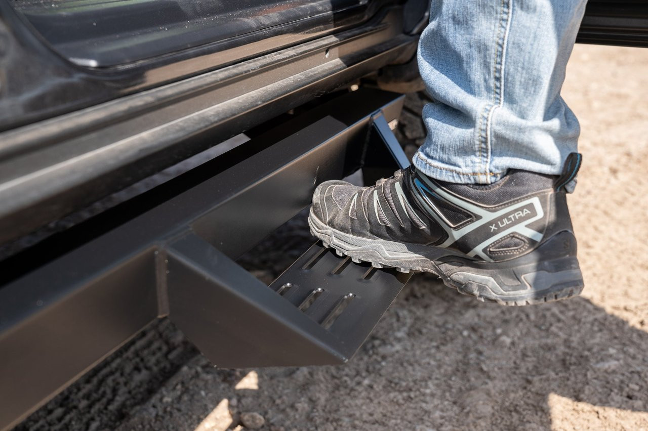 Magnum RT Gen 2 Drop Steps Black Textured Alloy Steel - Part# GTS75TY — side view