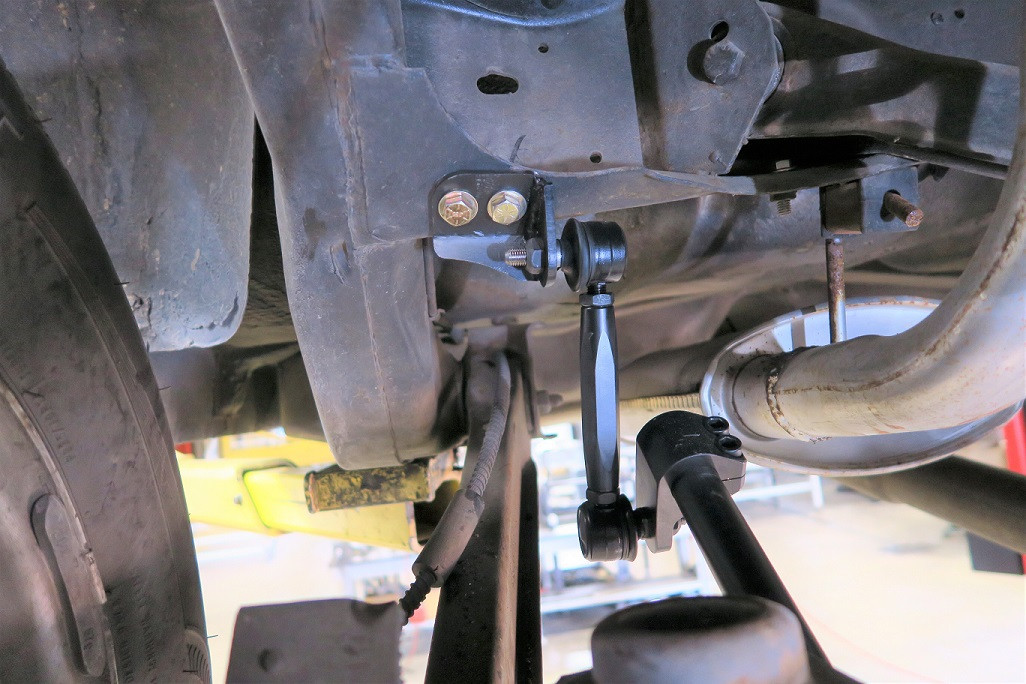 Rear sway bar for 1978-1988 GM G-Body with 3" housing (aftermarket).
