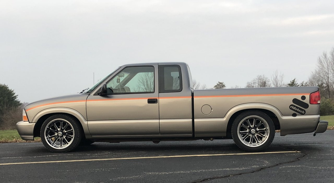 HQ Air Suspension System for 1982-2003 S10, S15 and Sonoma w/ 7.5" Differential.