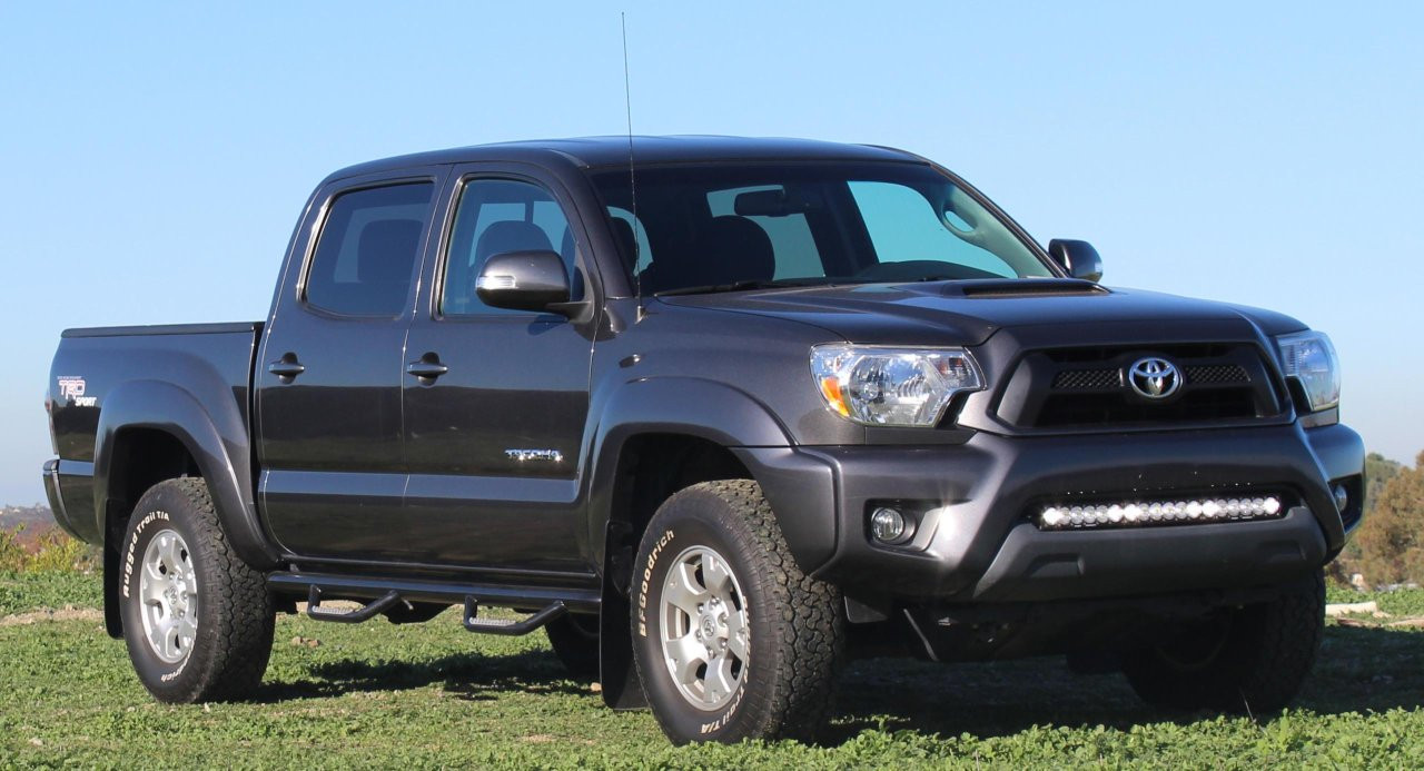 S8 30 inch Bumper Kit - '05-15 Tacoma (Driving/Combo; Clear) — installed view