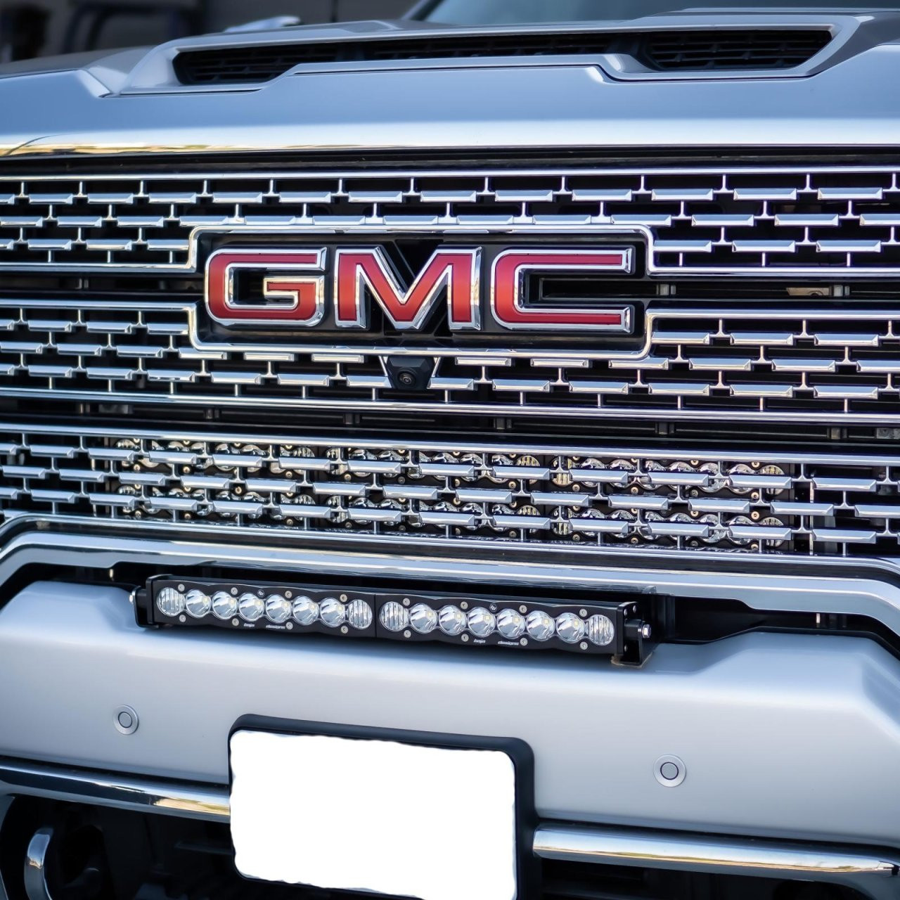 S8 Dual 30 Inch Grille Kit - '20-23 Sierra 2500HD/3500HD Exc. AT4 (Driving/Combo; Clear) — installed view