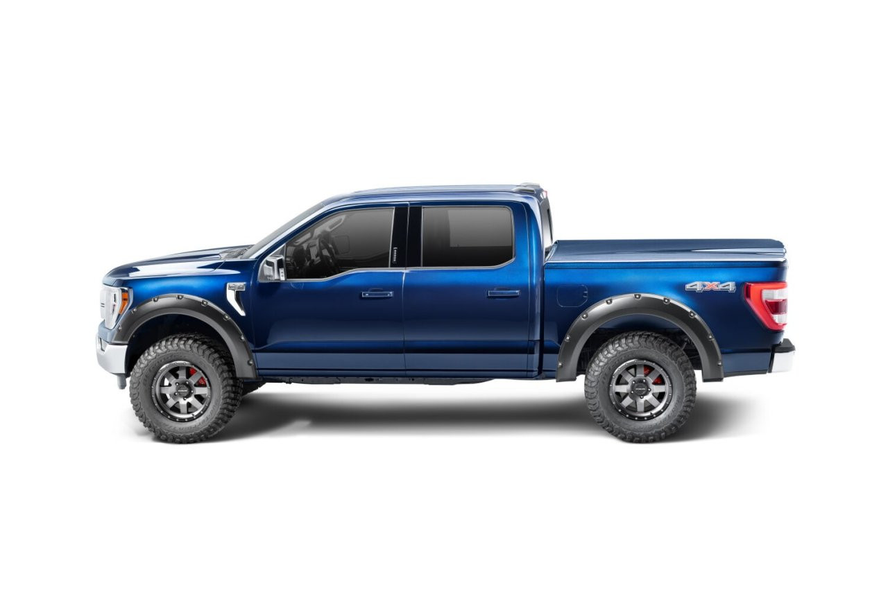 Fender Flares Pocket-Style 4PC Set (2802963) — installed view