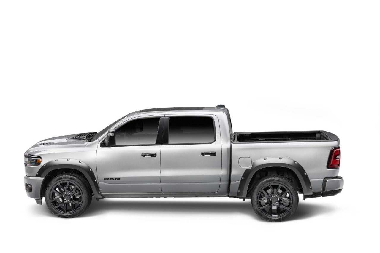 Fender Flares Pocket-Style 4PC Set (2805943) — installed view