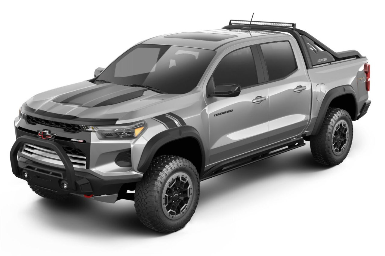 Aeroskin Hood Protector; Smoke (2842213) — installed view
