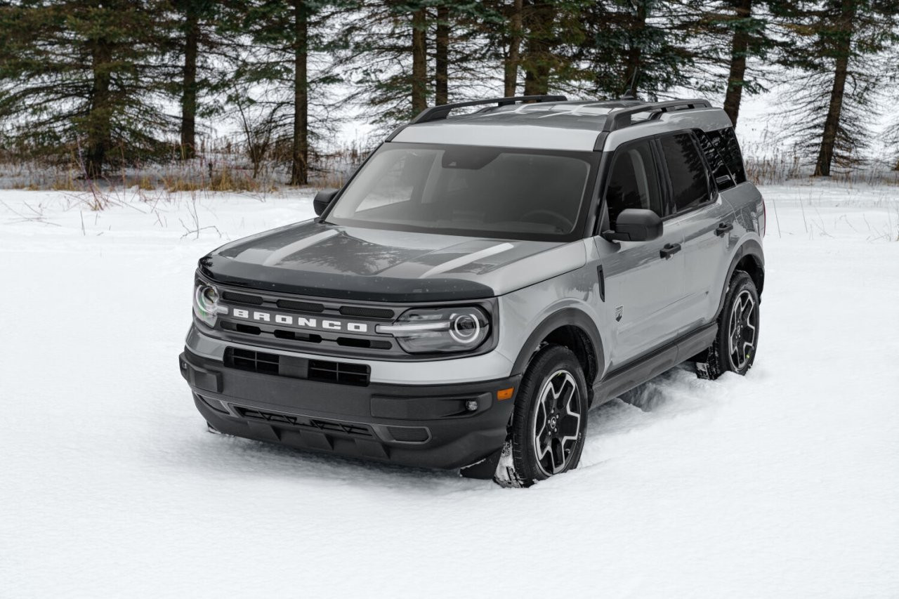 Husky Liners 2842183 Aeroskin Hood Protector Smoke 21-24 Ford Bronco — side view