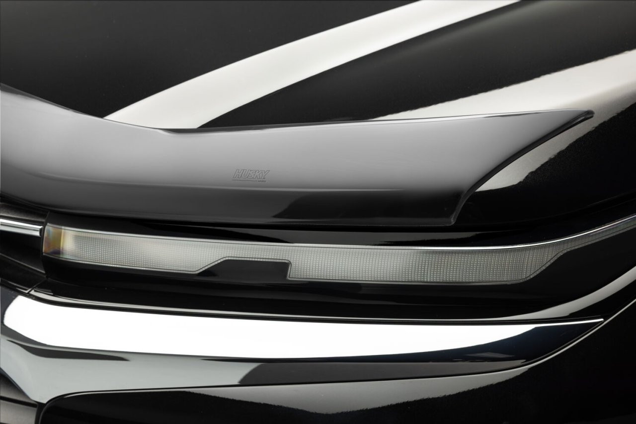 Husky Liners 2842253 Aeroskin Hood Protector Smoke 21-24 Volkswagen Atlas — primary image