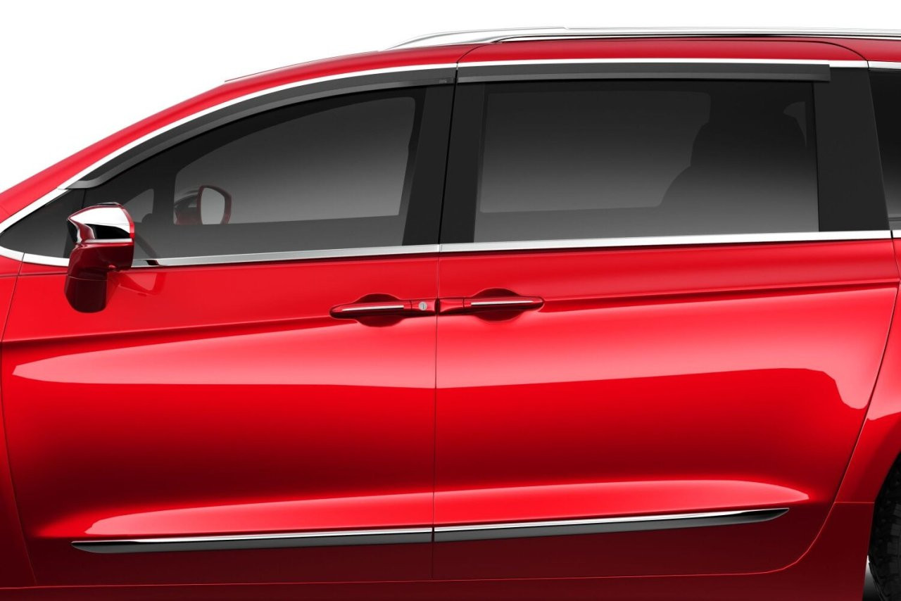 Low Profile Ventvisor Deflector; Smoke with Chrome Trim; Outside Mount; 4 pc. (2884062) — installed view