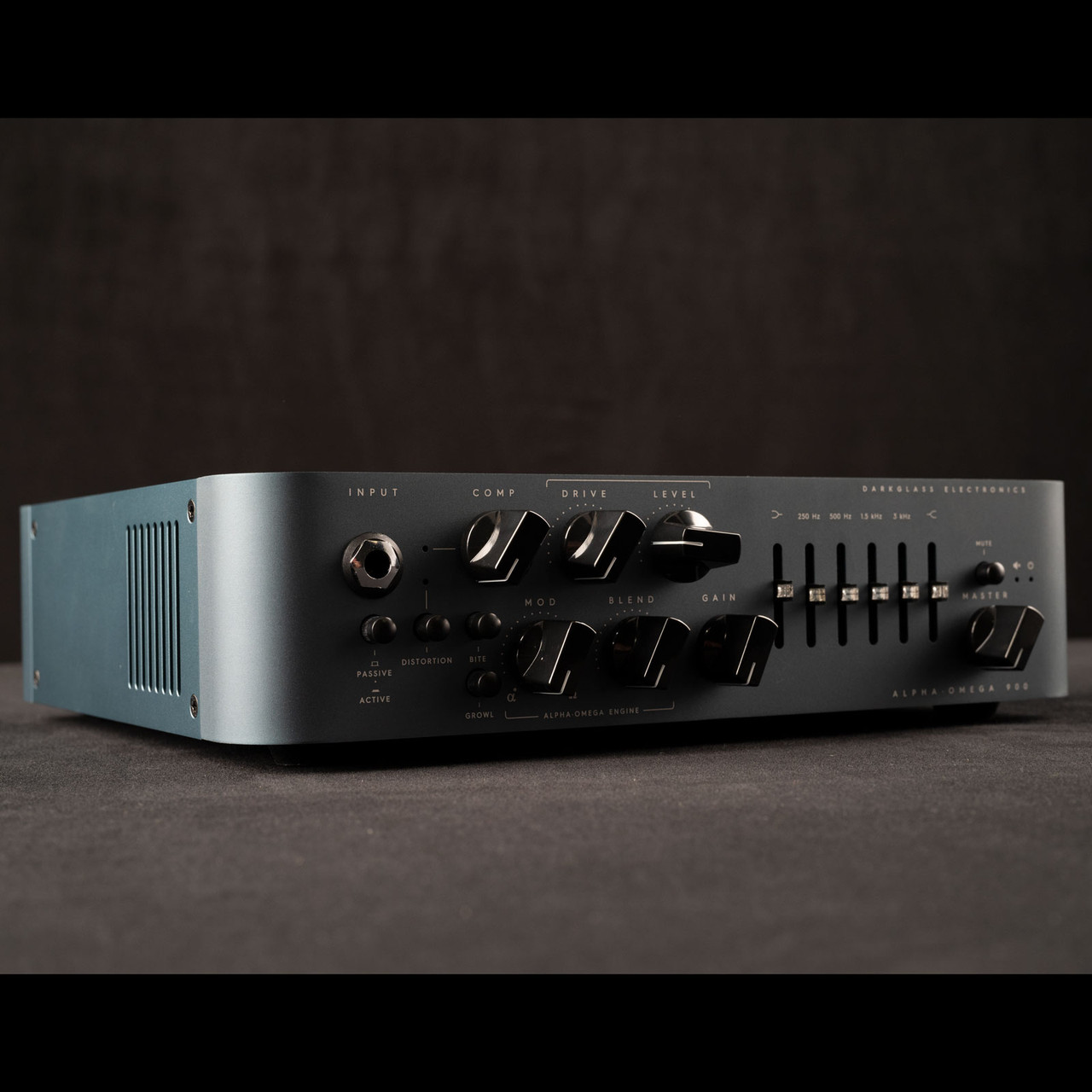 darkglass ALPHA・OMEGA 900LIMITED EDITION Alpha Omega 900 Bass Amplifier – Darkglass