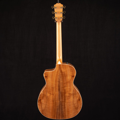 Taylor 214CE-K DLX 131 at Moore Guitars