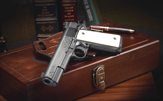 Nighthawk VIP Black Pistol, 45 ACP, 5 in Match Grade, Gold Bead/Heinie Slant Pro, DLC, 8 Rds