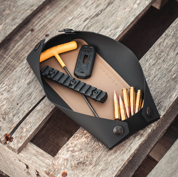 Magpul MAG1099-245 DAKA Magnetic Field Tray Small Flat Dark Earth Polymer
