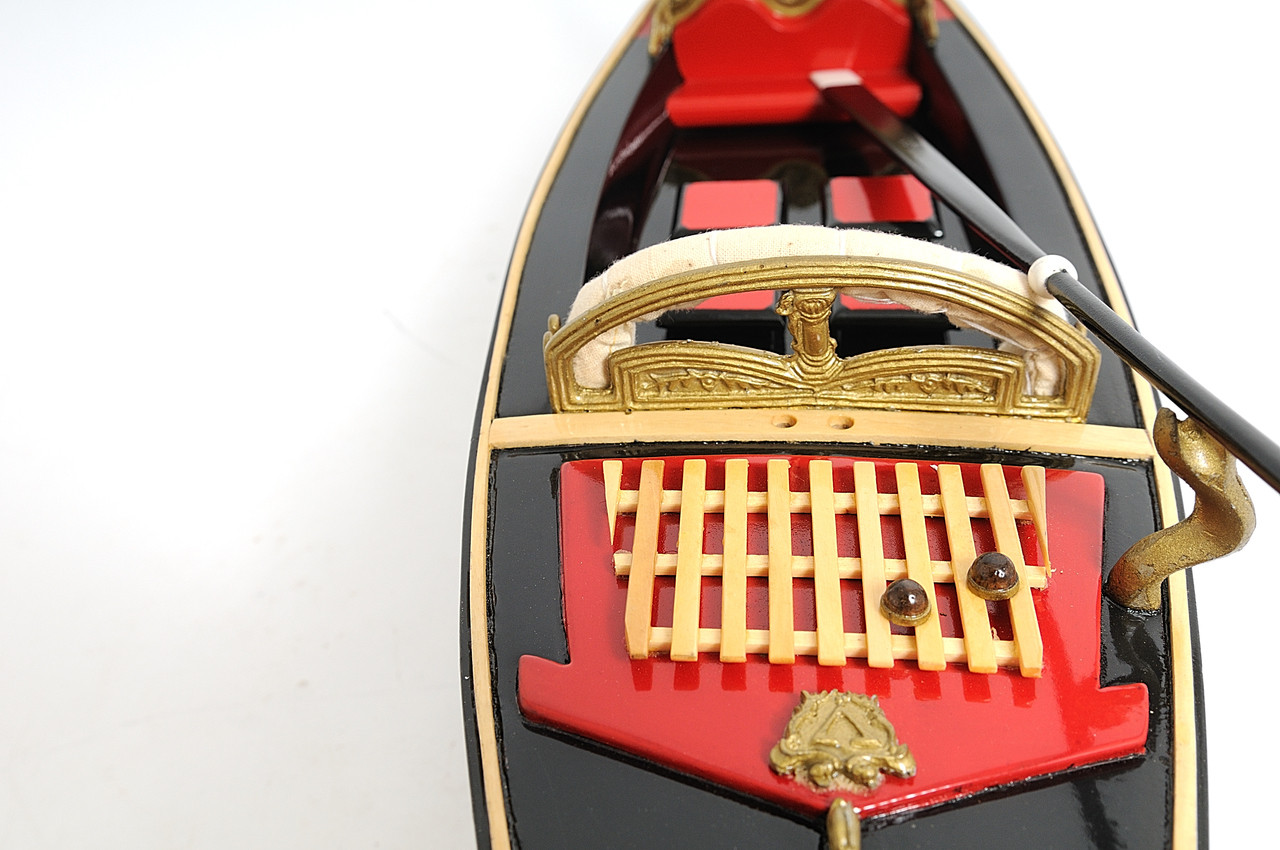 Venetian Gondola with Optional Personalized Plaque