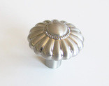 1 1/4-in Bead Floral Knob, Satin Nickel
