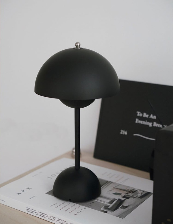 D160mm Mushroom Table Lamp-matt black