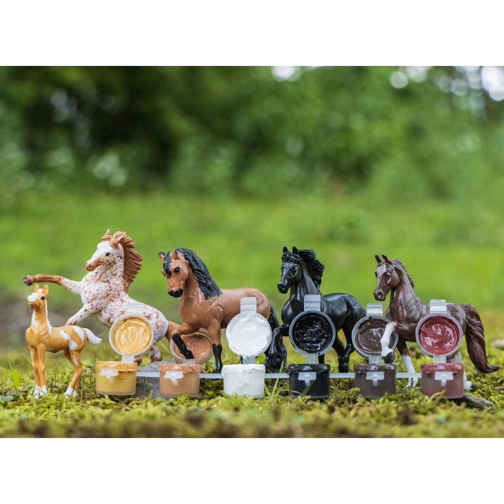 Breyer Horse Crazy Colourful Breeds Paint Kit painted models