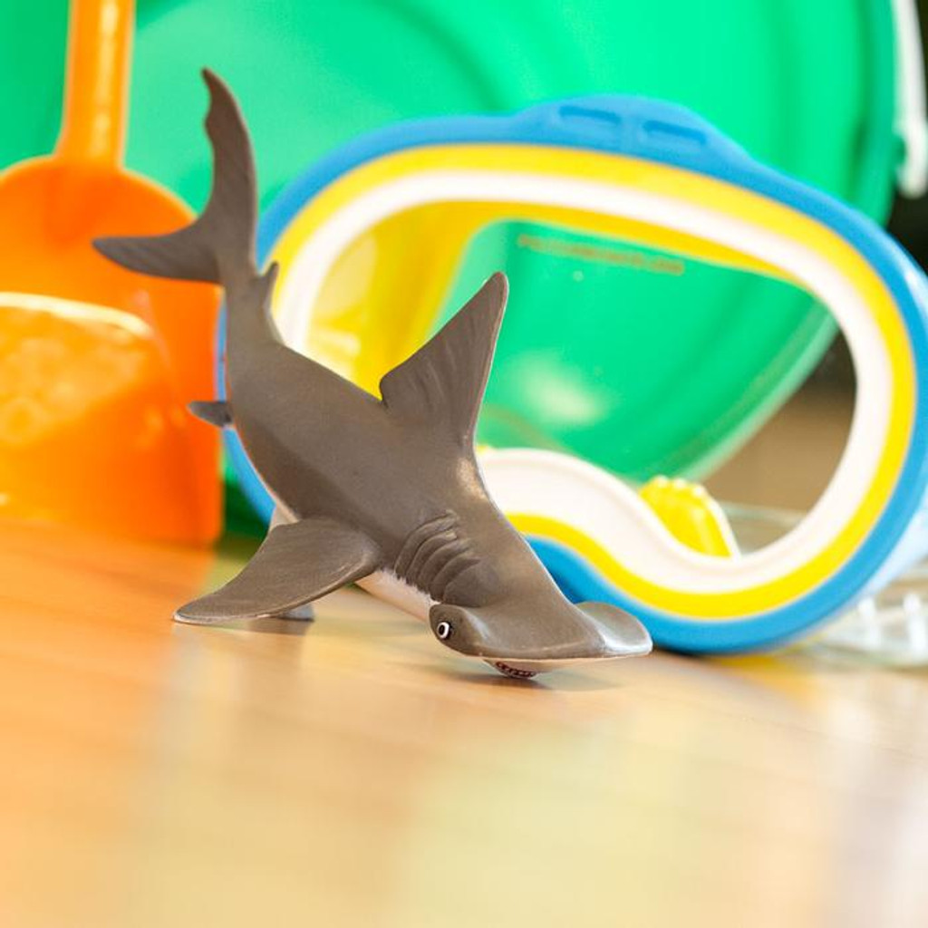 Safari Ltd Hammerhead Shark Baby IC