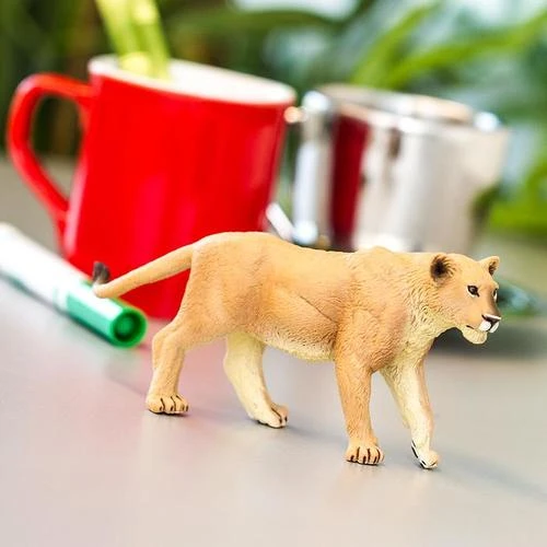 Safari Ltd Lioness