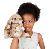 Folkmanis Silky Bunny Rabbit Puppe with girl