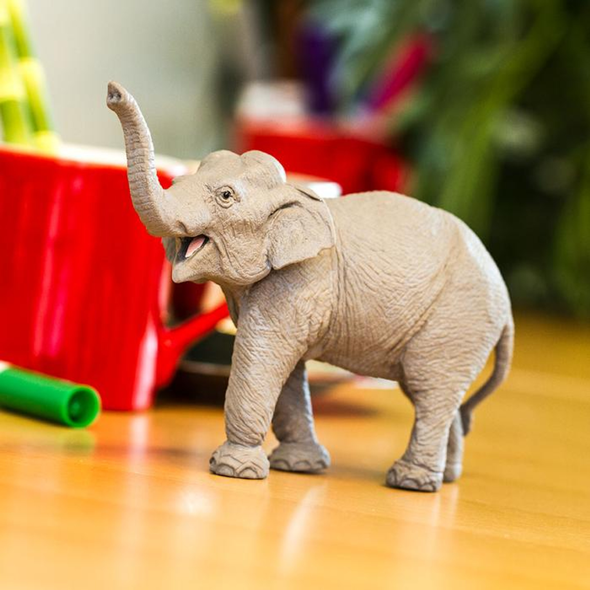 Elephant Brand 2冊 Amazon.com: Safari Ltd. African Elephant Figurine - Detailed