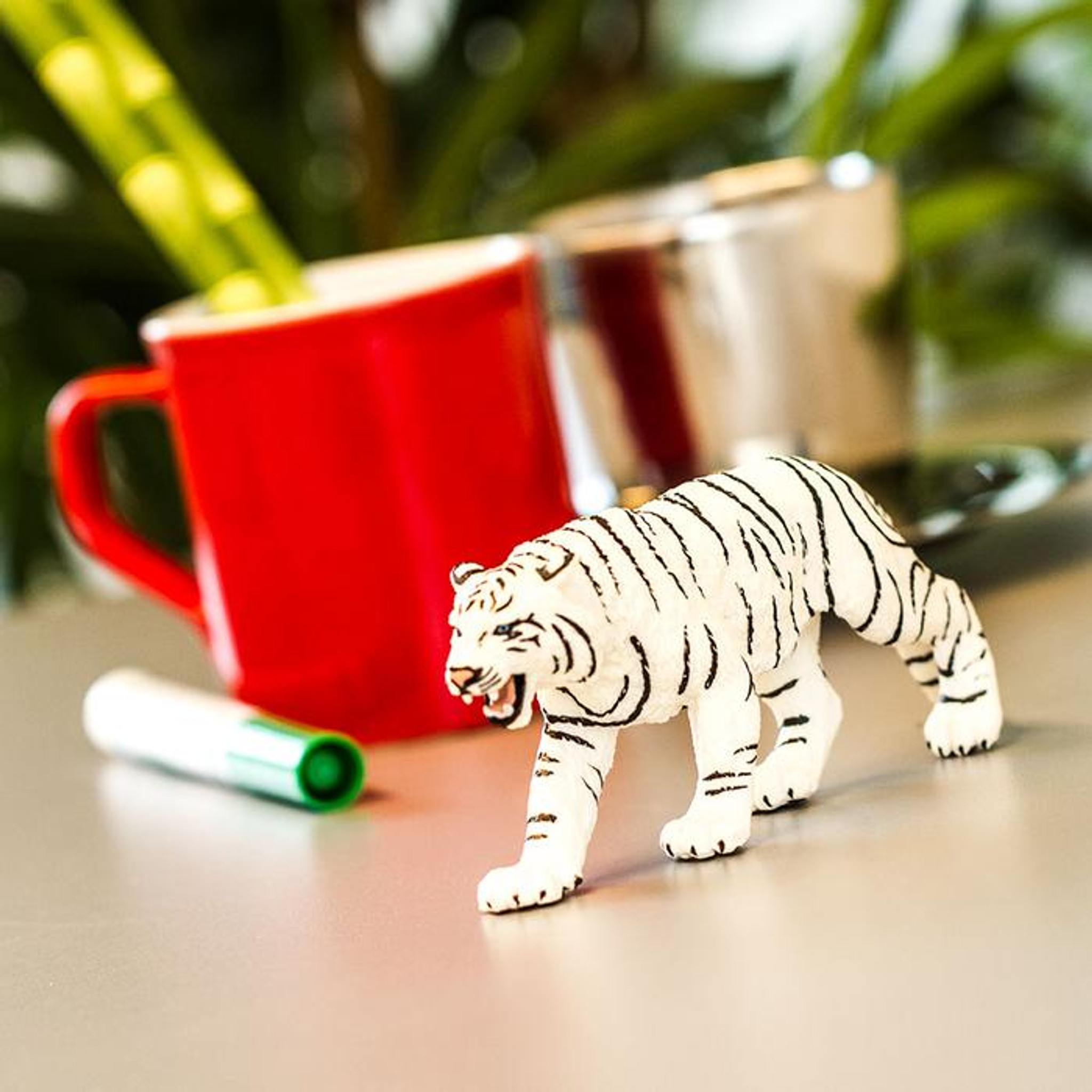 【本物保証 /関税・送料無料】HUMAN MADE White Tiger Safari Ltd White Bengal Tiger 273129 | Wildlife