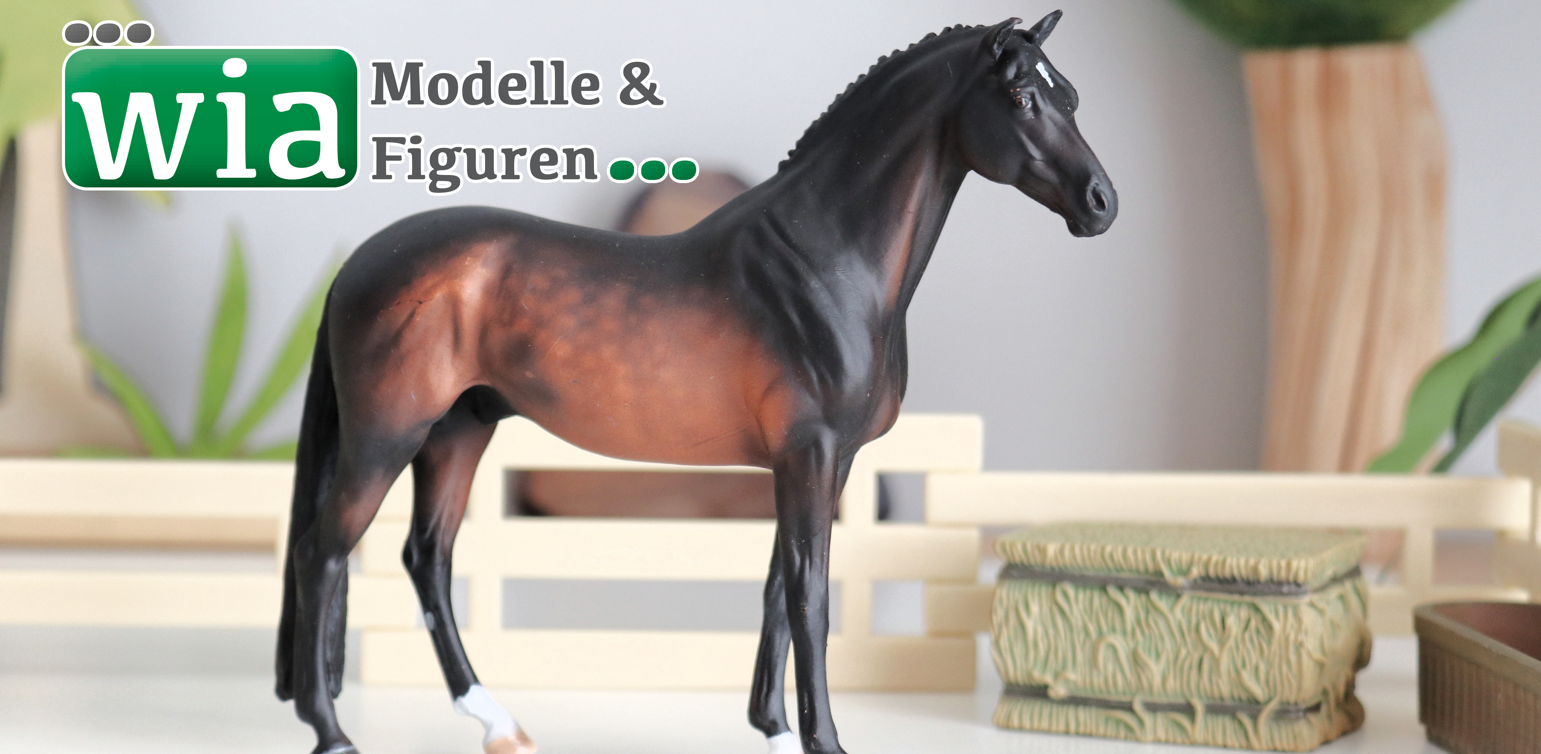 WIA Model Horse Figurines